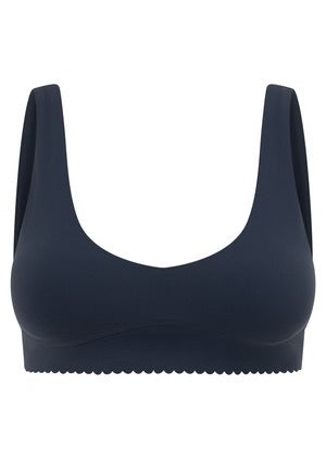 Lorna Jane Sweet Scallop Edge Sports Bra