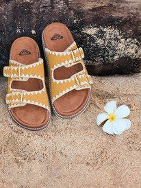 Roxy Syndira Slides